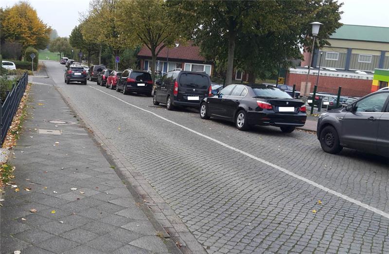 Angespannt: die Verkehrssituation am Bockhorster Weg. Foto: Pensing