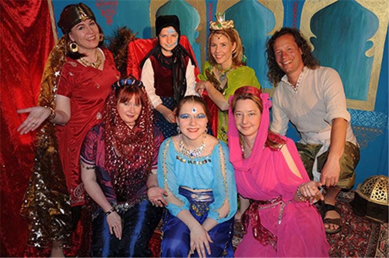 Beim Zwergentheater „Die Märchenhaften“ (Foto) ließ sich Rieke mit Prinzessinnen fotografieren.