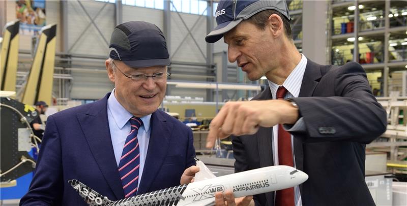 Prominenter Besuch bei Airbus in Stade