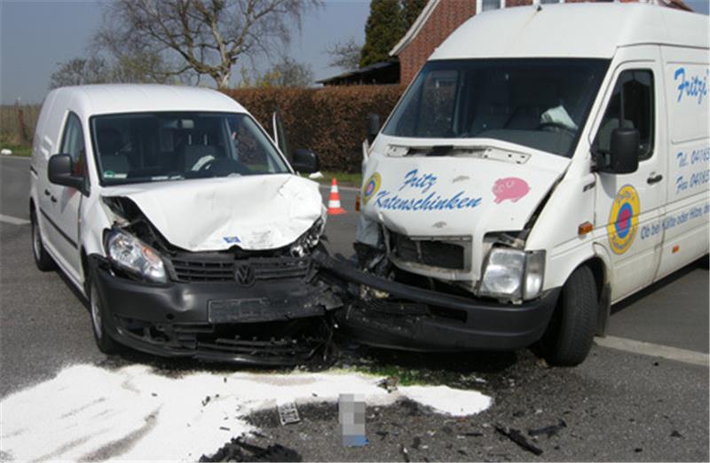 Zwei Leichtverletzte bei Unfall in Guderhandviertel Zwei Leichtverletzte bei Unfall in Guderhandviertel