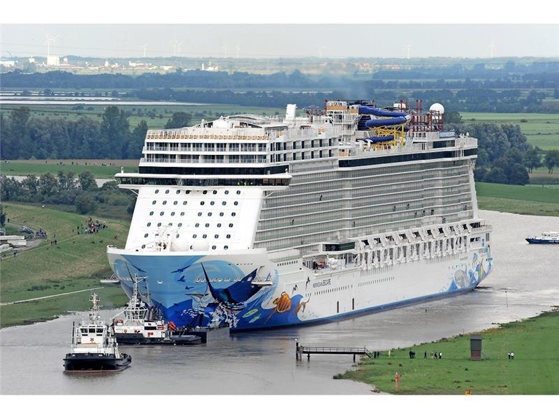 Das bisher größte Kreuzfahrtschiff im Hafen wird in der nächsten Woche erwartet: die „Norwegian Escape“. Wagner/dpa