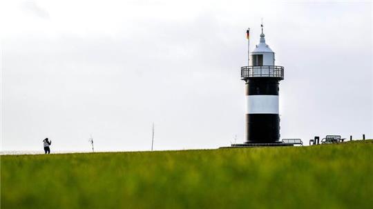 Der Leuchtturm Kleiner Preuße an der Wurster Nordseeküste.