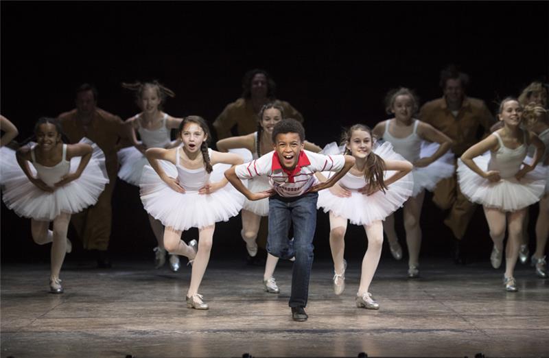 Der zwölfjährige Emile Gooding gilt als großes Talent in der Musicalbranche. Er übernahm im November vergangenen Jahres als 176. Kinderschauspieler weltweit den Part von Billy Elliot. Foto: Alastair Muir