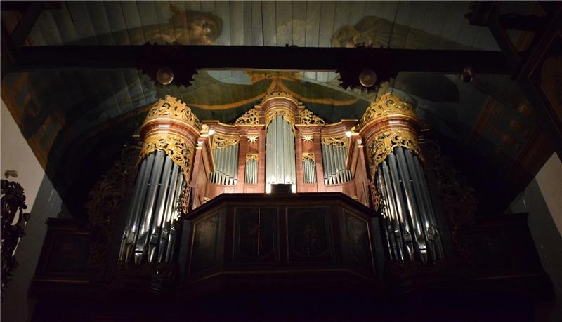 Die neuen Strahler setzen die Orgel spektakulär in Szene.
