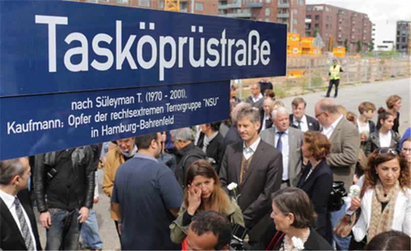 Ein 300 Meter langes Teilstück der Kohlentwiete wurde in Tasköprüstraße umbenannt. Foto dpa