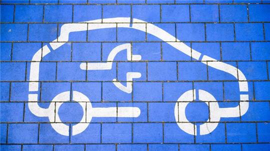 Etwa jeder 35. Pkw auf deutschen Straßen ist ein Elektroauto.