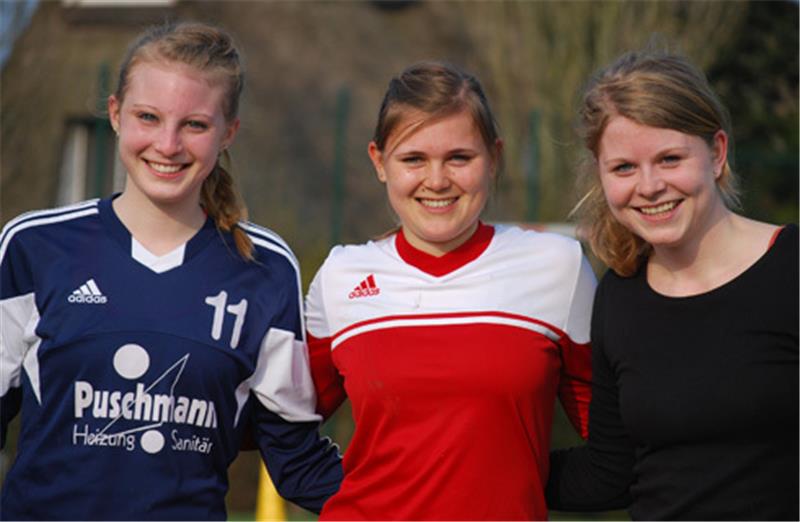 Faustball-Trio (von links): Jana Rapp, Annika Bösch und Seike Dieckmann. Foto: Scholz