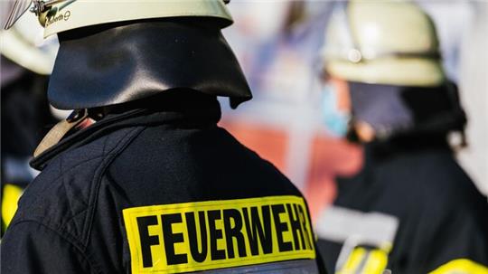 Hat ein Bremer Feuerwehrmann während eines Einsatzes rassistische Äußerungen gemacht? Die Ermittlungen laufen. 