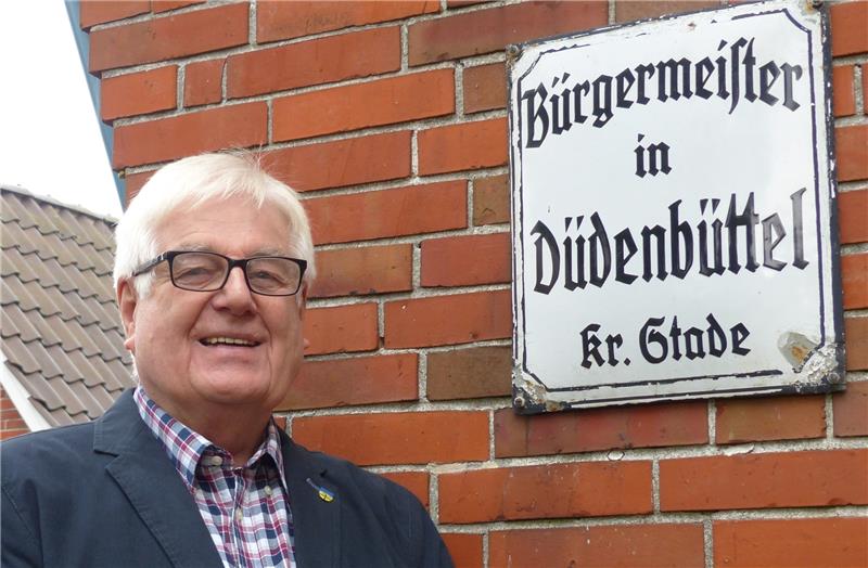 Heinz Mügge ist seit 1991 Bürgermeister der Gemeinde Düdenbüttel. Aber jetzt – mit 77 Jahren – soll’s auch gut gewesen sein. Foto Eidtmann