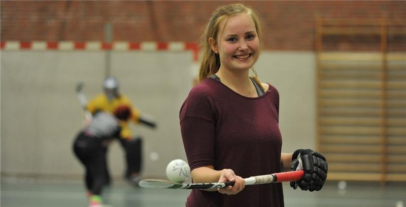 Lea Sauerländer spielt seit ihrem sechsten Lebensjahr Hockey beim TSV Elstorf. Jetzt gehört die 18-Jährige zur Frauen-Mannschaft. Fotos Scholz