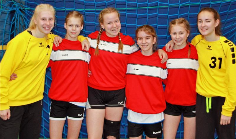 Marie Neumann, Mieke Klithworth, Charlotta Beuck, Selina Jopp, Marie Wallisch und Leonie Corleis (von links) haben die Landestrainer des Handballverbandes Niedersachsen überzeugt. Foto privat