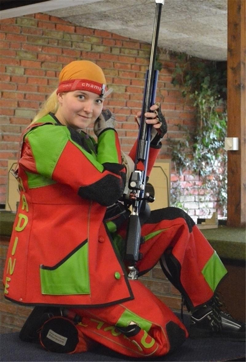 Nadine Gudert nimmt an fünf Wettbewerben teil und feuert 300 Schüsse an einem Tag ab.