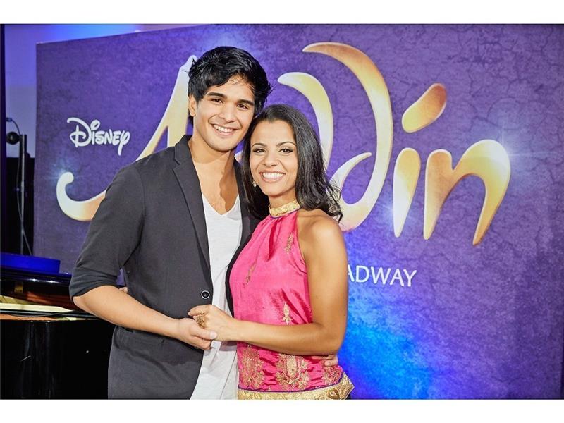 Richard Salavodor Wolff (Aladdin) und Myrthes Monteiro ( Jasmin) sind die Hauptdarsteller im neuen Musical „Aladdin“ . Wendt/dpa