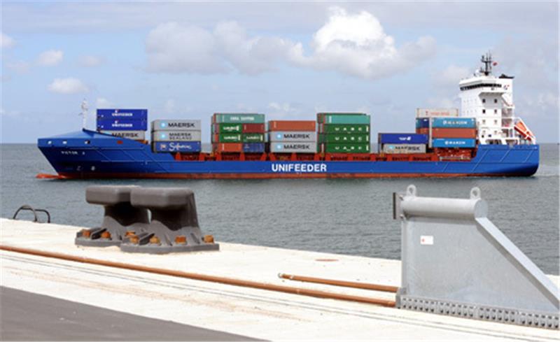 Rund acht Prozent des gesamten Containerumschlags im Hamburger Hafen gehen nach Russland. Das meiste davon sind Transitladungen, die von den EU-Sanktionen nicht betroffen sind.  Foto Wagner/dpa