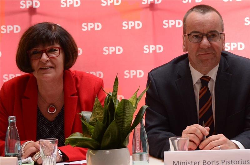 SPD-Landtagsabgeordnete Petra Tiemann mit Boris Pistorius. Foto Stephan