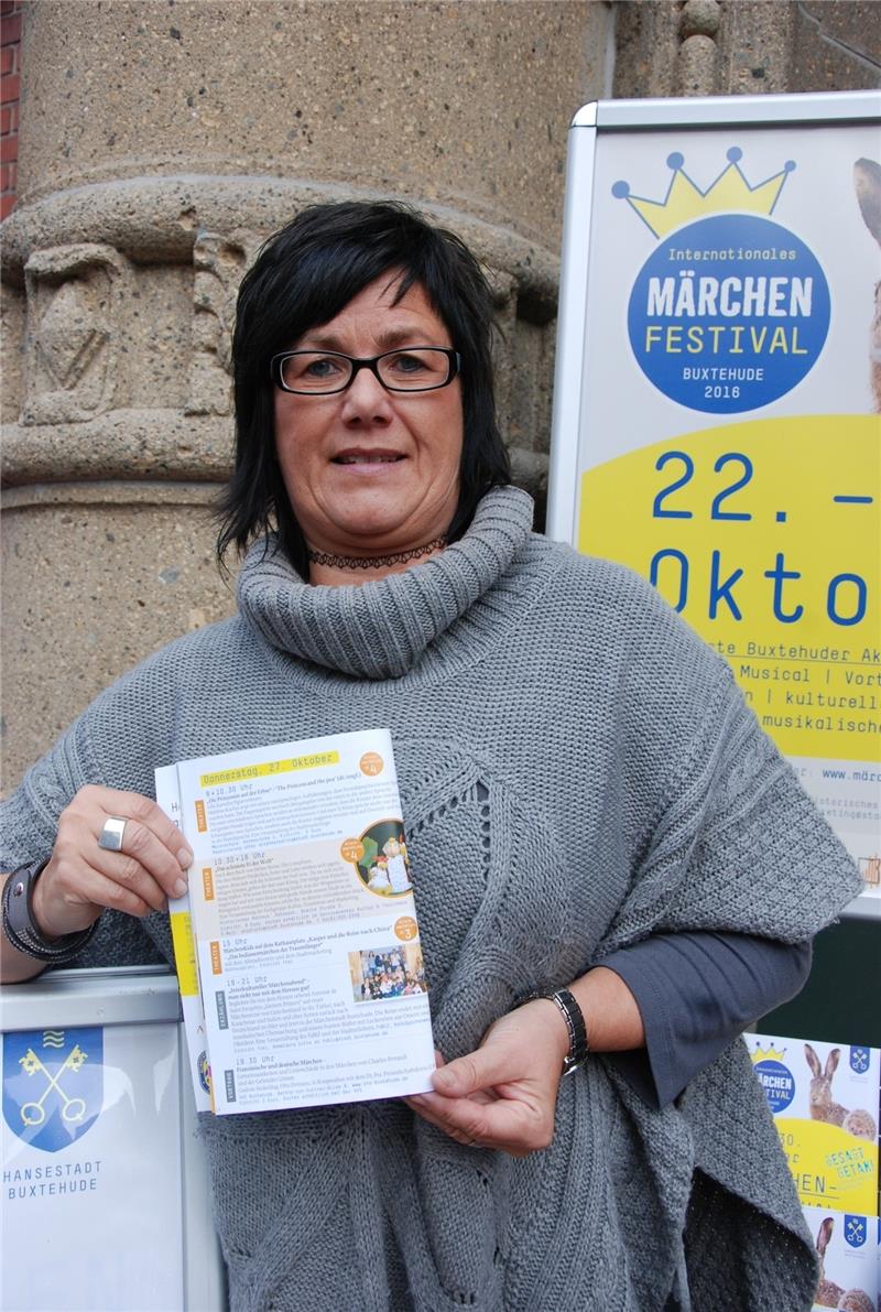 Susanne Wiegel vom Kulturbüro empfiehlt den Interkulturellen Märchen- abend am morgigen Donnerstag ab 19 Uhr im FaBiz im Rotkäppchenweg 3. Anmeldung an: fabis@ stadt.buxtehude.de