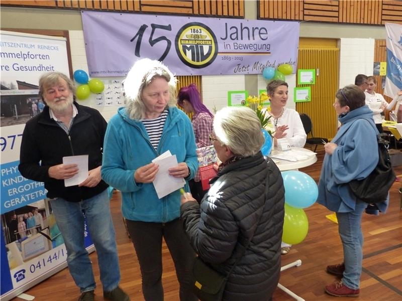 Erste Gesundheitsmesse in Himmelpforten Viele Gespräche und viel Beratung. In der Eulsete-Halle ist Zeit dafür.