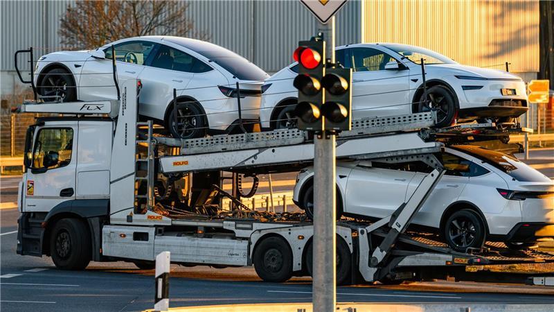 Tesla-Auslieferungen wieder um rund 13 Prozent gefallen Bei den Auslieferungszahlen dürfte der Umstieg auf eine erneuerte Generation des Bestsellers Model Y ein Faktor sein. (Archivbild)