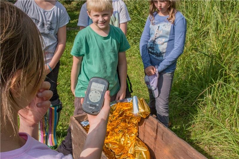 : Beim Ökocaching geht es auf eine moderne Schatzsuche rund um das Thema Nachhaltigkeit. Foto: Hilk/Natureum