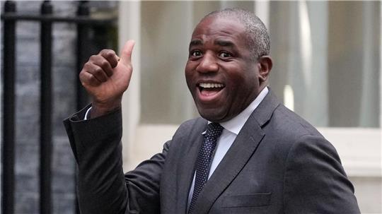  David Lammy spricht in einem Interview über die Regierungskrise. (Archivbild)