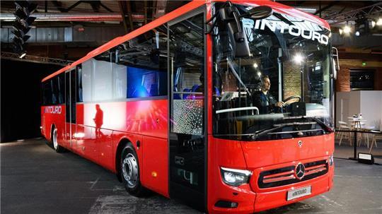  Der „Mercedes-Benz eIntouro“ soll ab 2026 an Kunden ausgeliefert werden.