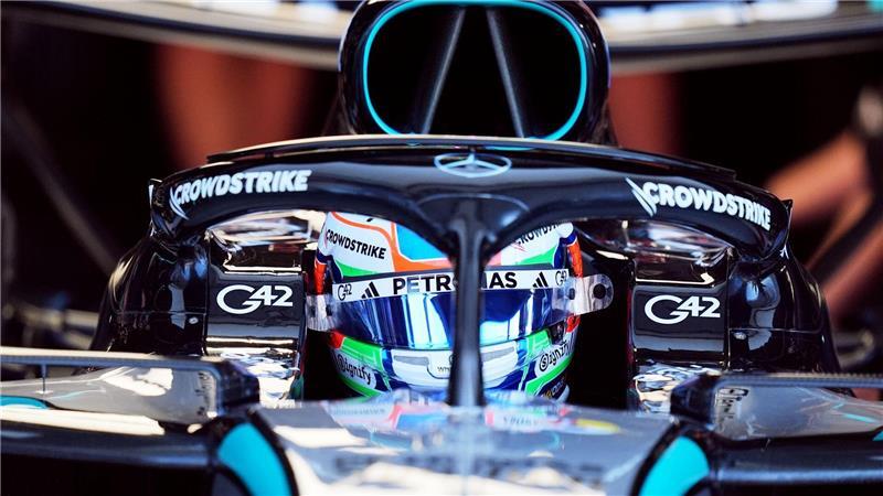  Der italienische Mercedes-Pilot Kimi Antonelli steuert sein Auto beim Qualifying vor dem Großen Preis von Miami.