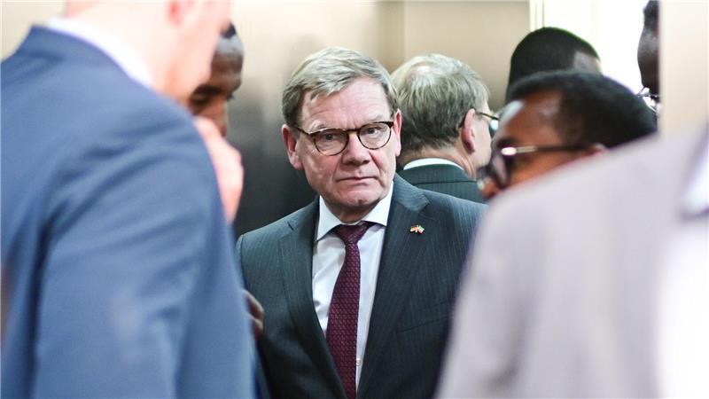 Deutschland weist russischen Diplomaten wegen Spionage aus Deutschland weist nach der Festnahme einer mutmaßlichen Spionin für Russland einen Diplomaten der russischen Botschaft in Berlin aus, wie der Außenminister mitteilte.