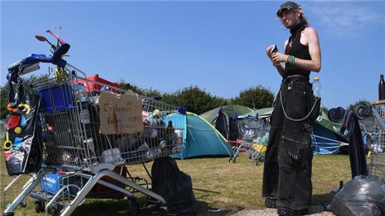  Die Bewohner des Camps hatten eine Art Mini-Festival etabliert - mit Konzerten, Workshops, Lesungen und politischen Aktionen. (Archivbild)