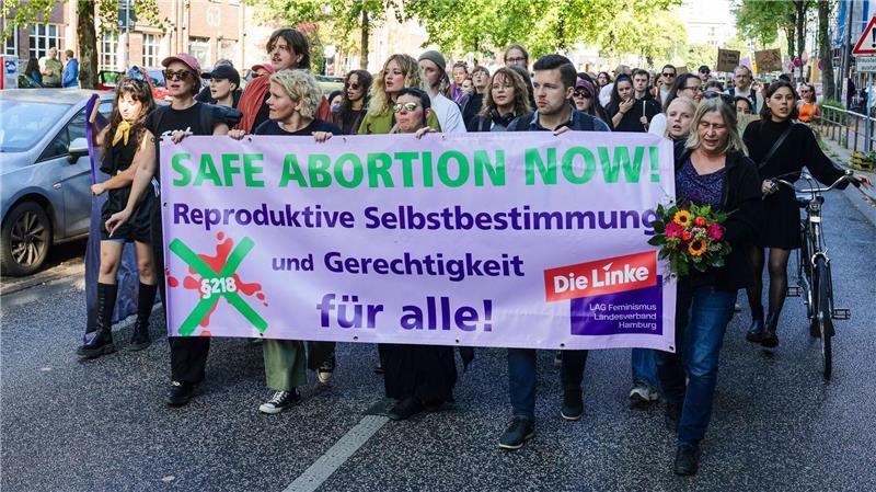 Demonstration für Entkriminalisierung von Abtreibungen Die Demo stand unter dem Motto „Jetzt erst recht! Abtreibung entkriminalisieren“