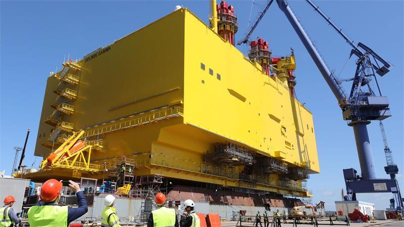 Milliarden-Geschäft: Windstrom-Plattform made in Rostock Die beauftragte Konverterplattform ist riesig und etwa 90 Meter lang, 50 Meter breit und 60 Meter hoch.