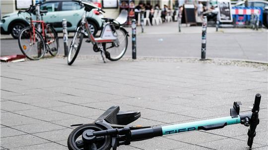  Eine Mehrheit will strengere Regeln für E-Scooter. (Symbolbild)