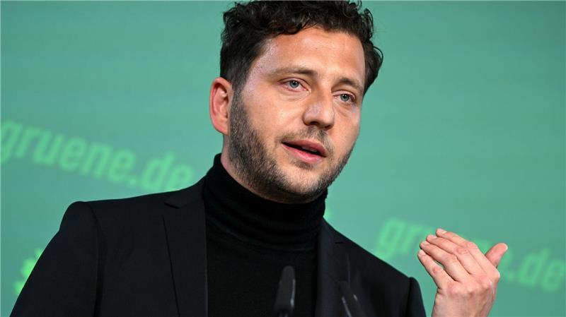  Hätte sich ein anderes Signal gewünscht: Grünen-Co-Chef Felix Banaszak. (Archivbild)