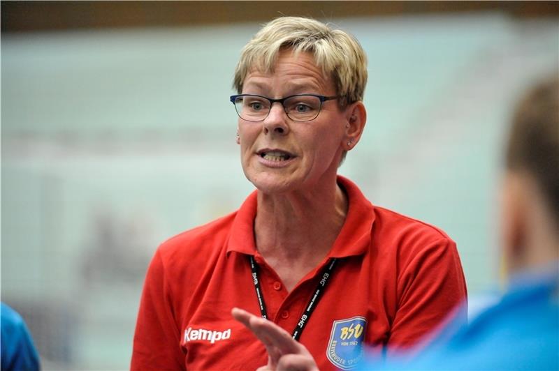 Als Co-Trainerin kann Heike Axmann freier arbeiten » Ich finde es schon beachtlich, wie viele Mädels es durch Fleiß, Talent und harte Arbeit in die erste, zweite und dritte Liga geschafft haben. «BSV-Trainerin Heike Axmann
