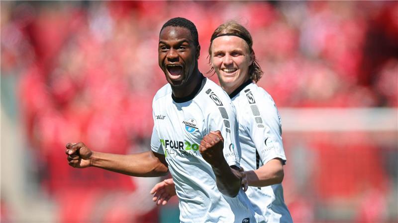 Paderborn meldet sich zurück - 3:2 beim 1. FC Nürnberg Ilyas Ansah (l) trifft trocken von der Strafraumgrenze.