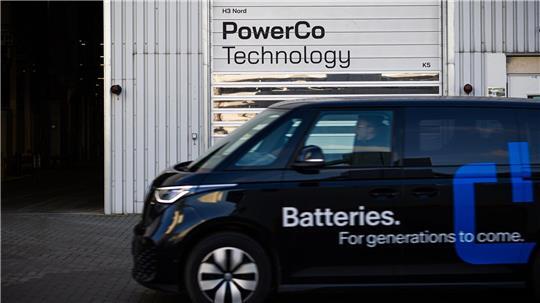  In Salzgitter ist im ersten Werk der Batterietochter PowerCo offiziell die Produktion angelaufen.