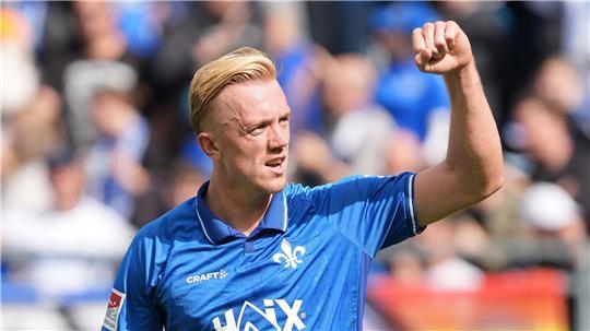  Isac Lidberg jubelt für Darmstadt.