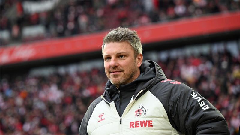  Lukas Kwasniok konzentriert sich auf seine Arbeit.