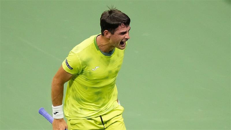 Erbrechen und Tränen: Das US-Open-Drama für Djokovic Mariano Navone freut sich über den Sieg gegen sein Idol.