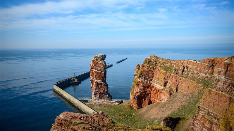 Up ewig ungedeelt – Schleswig-Holstein wird 80 Mit Helgoland verfügt Schleswig-Holstein zwar nicht über eine echte Hochseeinsel, aber doch über das einzige Eiland weit draußen in der Nordsee. (Archivbild)