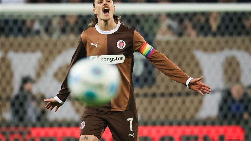  St. Paulis Jackson Irvine in Aktion.