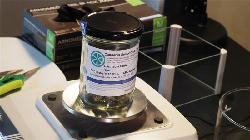  Vor wenigen Tagen wurde im Cannabis Social Club Erfurt erstmals Genusscannabis an Vereinsmitglieder ausgegeben.