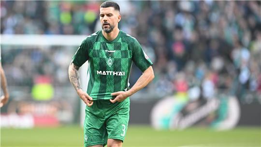  Werders Anthony Jung auf dem Weg in die Halbzeit.