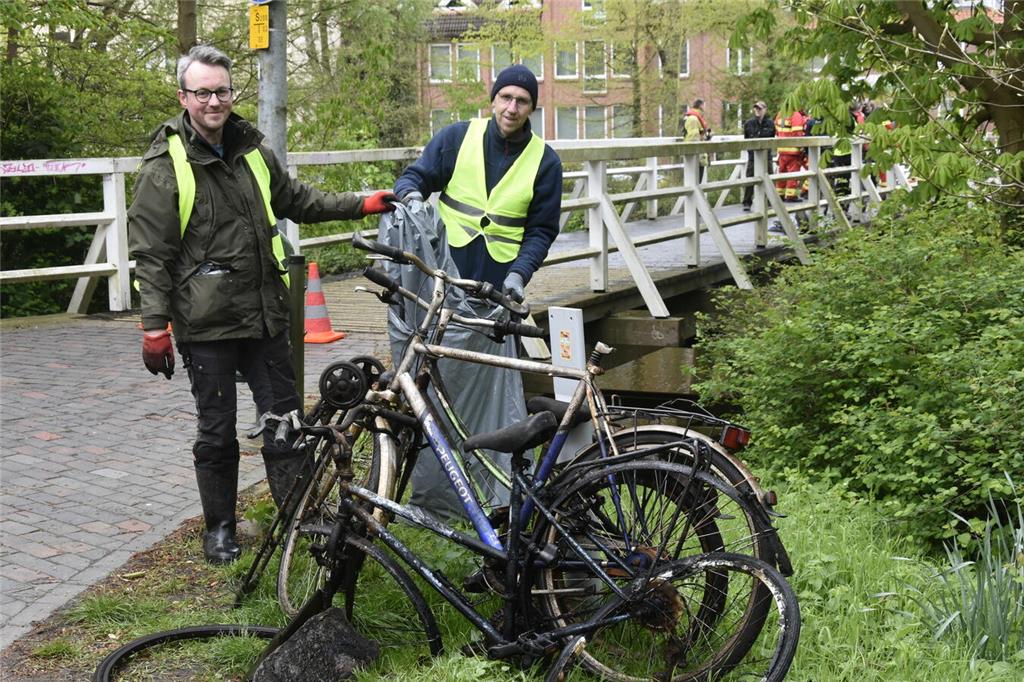 ... sondern gleich einen ganzen Fuhrpark an Zweirädern.