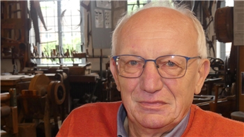 "... weil die meisten Gesetze heute in Europa gemacht werden, und damit die extremistische Minderheit möglichst wenige Wähleranteile hat."Lothar Wille, Heimat- und Schulmuseum Himmelpforten, am Dienstag, 28. Mai 2024. 