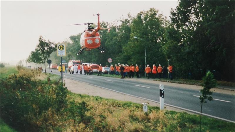 100 Jahre Ortsfeuerwehr Borstel: Unfall auf der K39 im Jahr 1990.