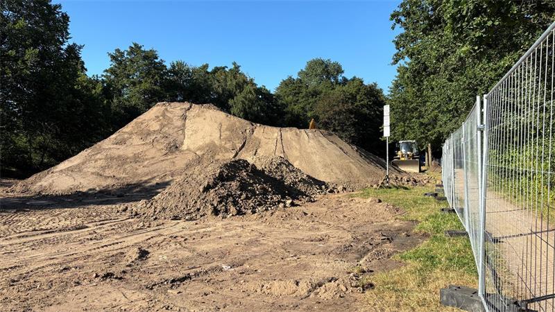 Stader Dirtbike-Park wird umgestaltet: Anwohner üben Kritik 100.000 Euro investiert die Stadt in den Dirtbike-Park am Cheruskerweg.