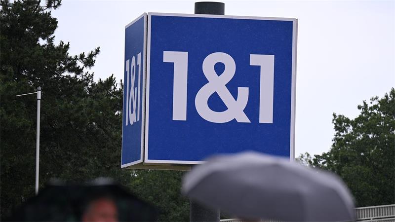 1&1-Logo am Düsseldorfer Standort des Konzerns. (Archivbild)