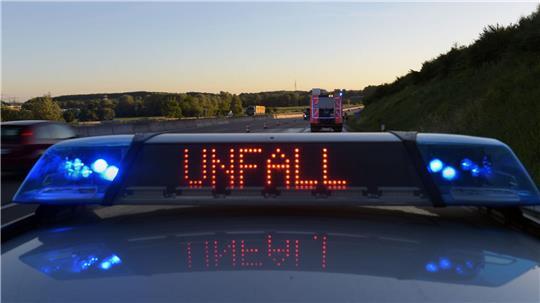 1.322 Menschen sind im ersten Halbjahr bei Verkehrsunfällen ums Leben gekommen, wie aus einer vorläufigen Statistik hervorgeht. (Symbobild).