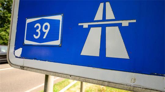 14 Kommunen fordern die Bundesregierung auf, Gelder für den Weiterbau der A39 in Ostniedersachsen bereitzustellen. (Archivbild)