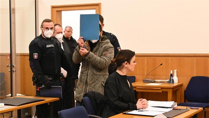 Revision verworfen: Urteil gegen Stader Imbiss-Mörder ist rechtskräftig 14. Tag im Imbiss-Mord-Prozess: Dr. Harald Schmidt sieht keine Einschränkung der Schuldfähigkeit des 28-Jährigen.